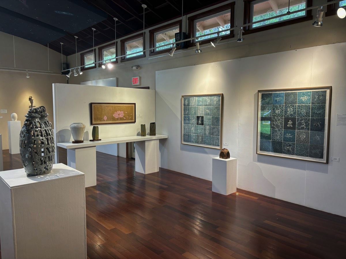 Stacks Image 3092405